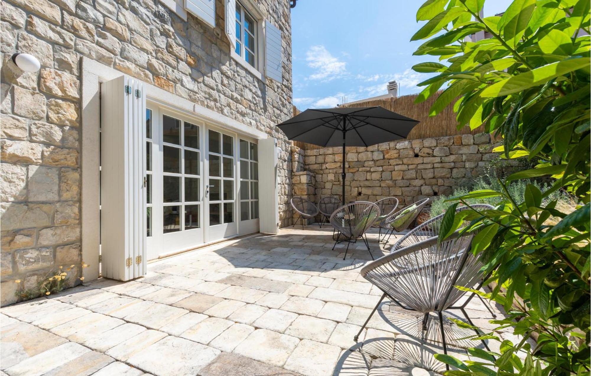 Stunning Home In Split With Outdoor Swimming Pool Exteriér fotografie